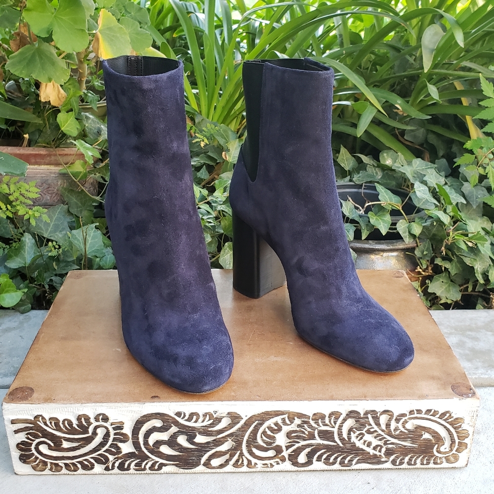 Timeless Chic Navy Italian Suede Rag & Bone Bootie - Picture 2 of 8